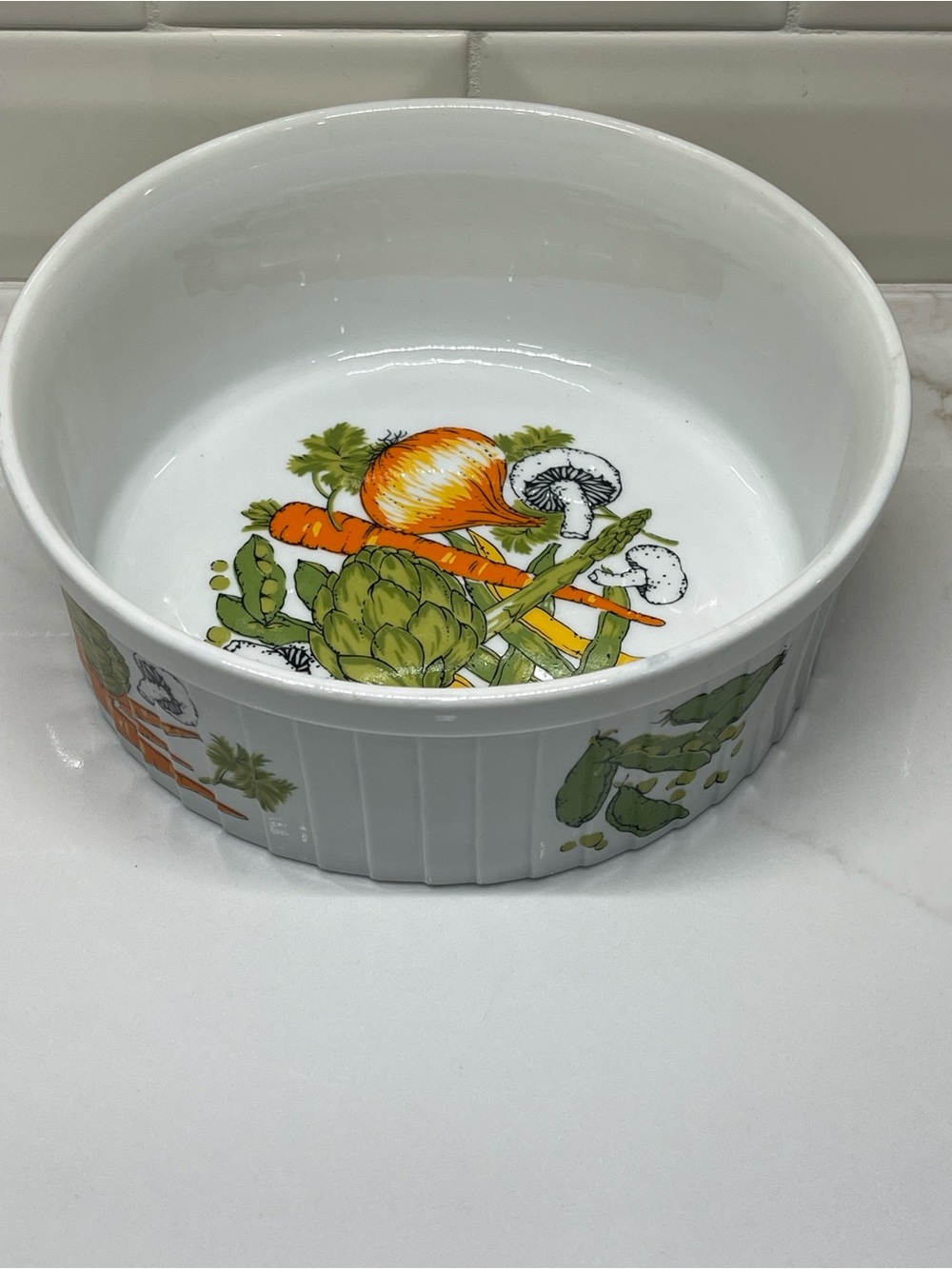 Styson Round Vegetable Casserole Dish 8 in Glossy Oven-to-Table Japan